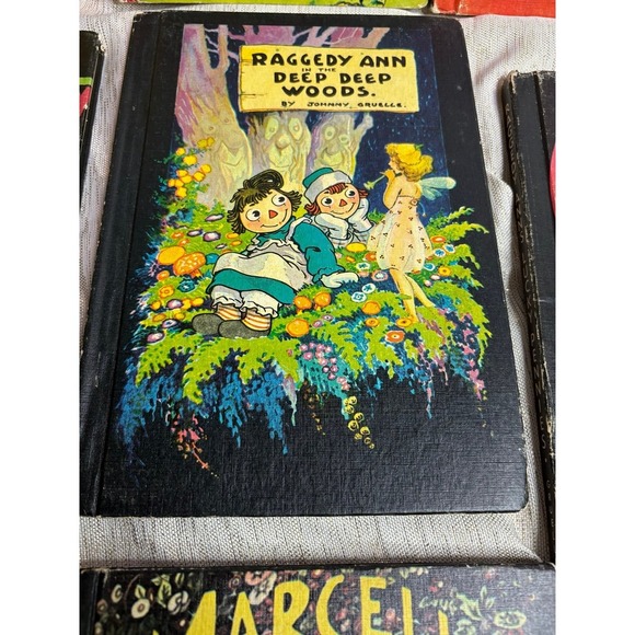 Vintage raggedy and hard back books 7 set - Picture 5 of 10